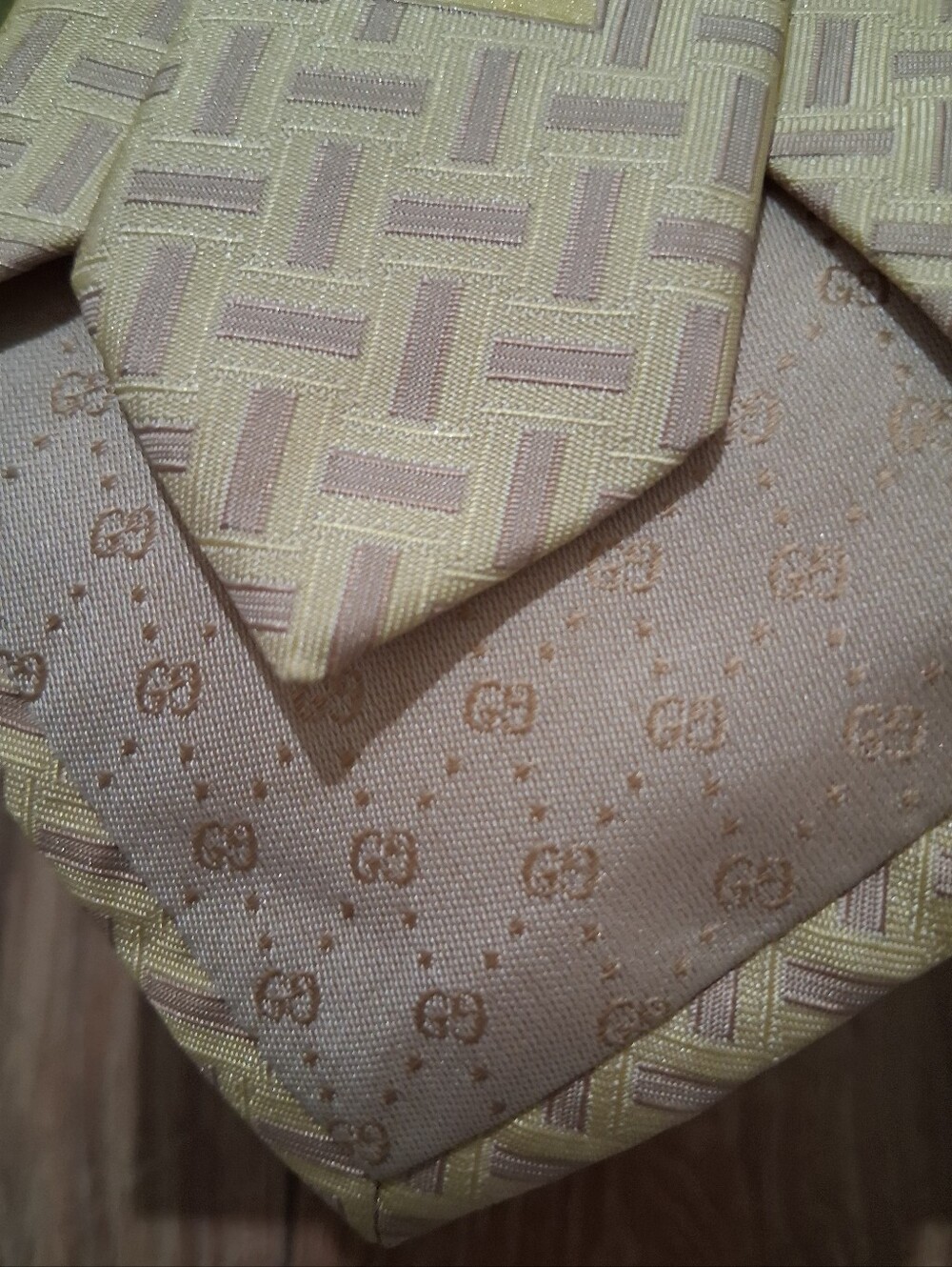 Gucci Beige Geometric Silk Tie - Picture 2 of 8